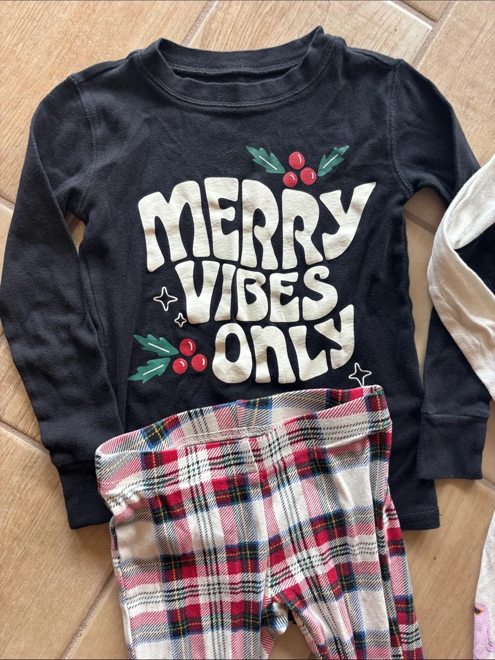 Unisex Old Navy pajama bundle - Halloween & Christmas size 6